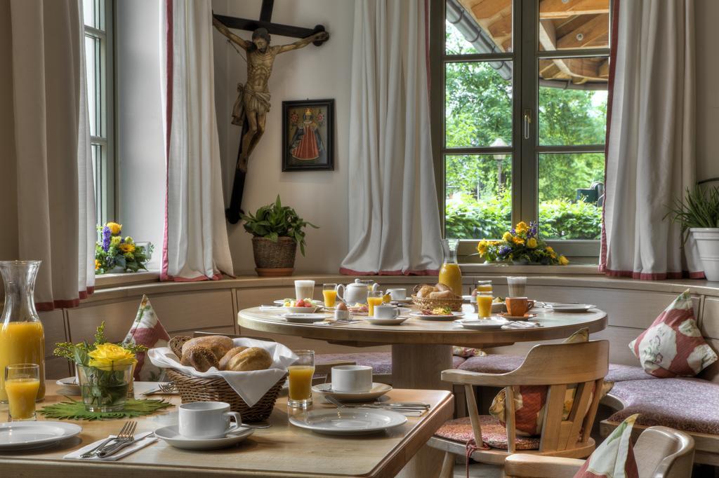 Hotel Zur Post Aschheim Buitenkant foto