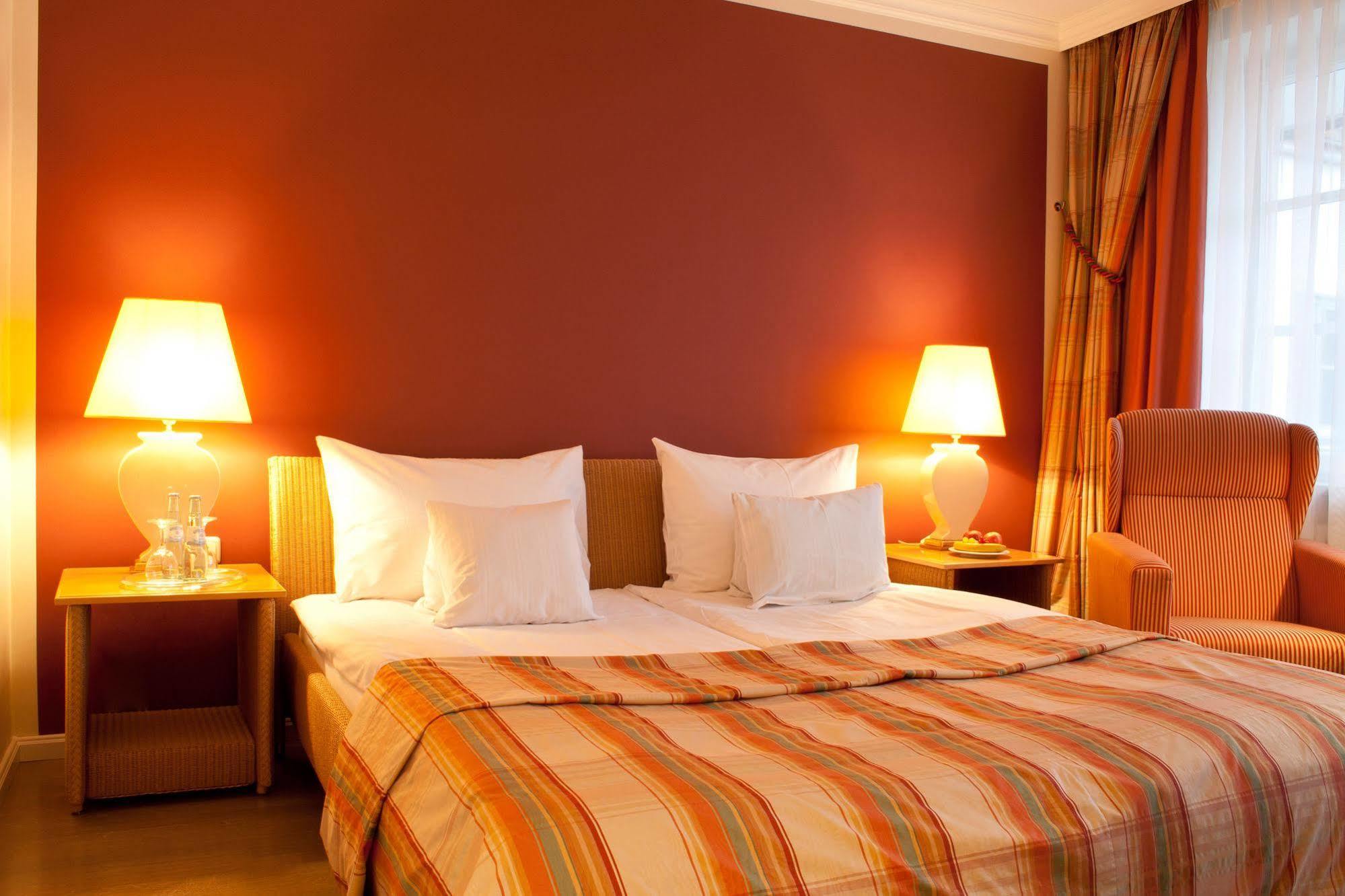 Hotel Zur Post Aschheim Buitenkant foto